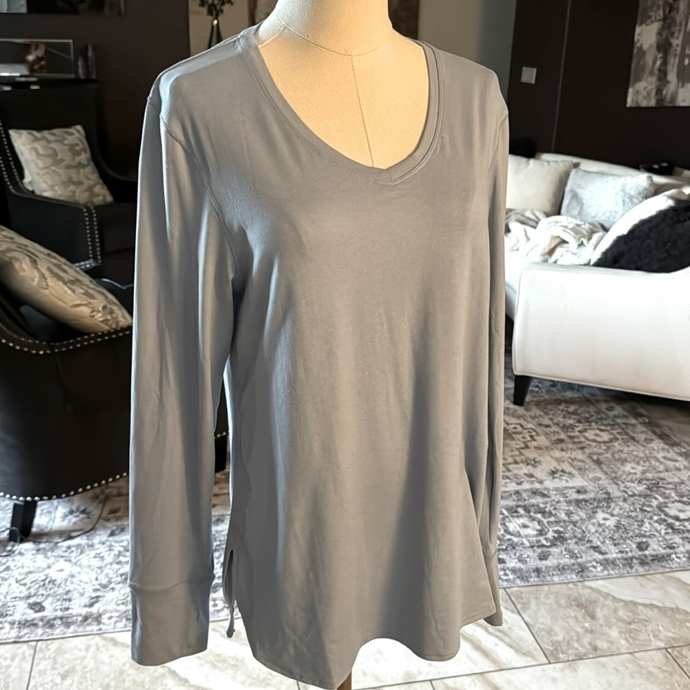 NWT ASICS powder blue Medium soft long sleeve shirt